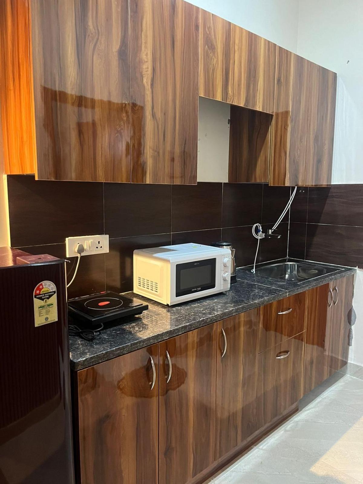 Studio Apartment In グレーター・ノイダ エクステリア 写真